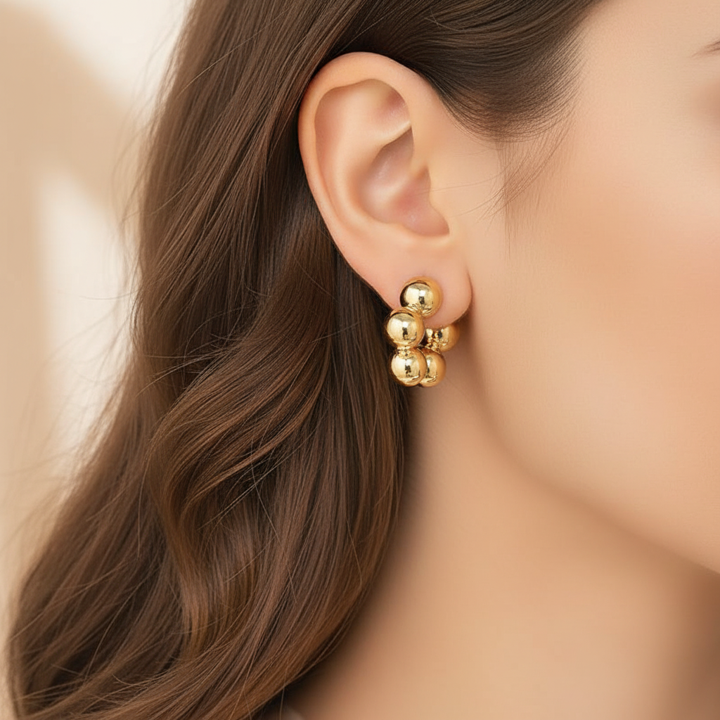 Gouden Bal in C-Vorm Oorbellen